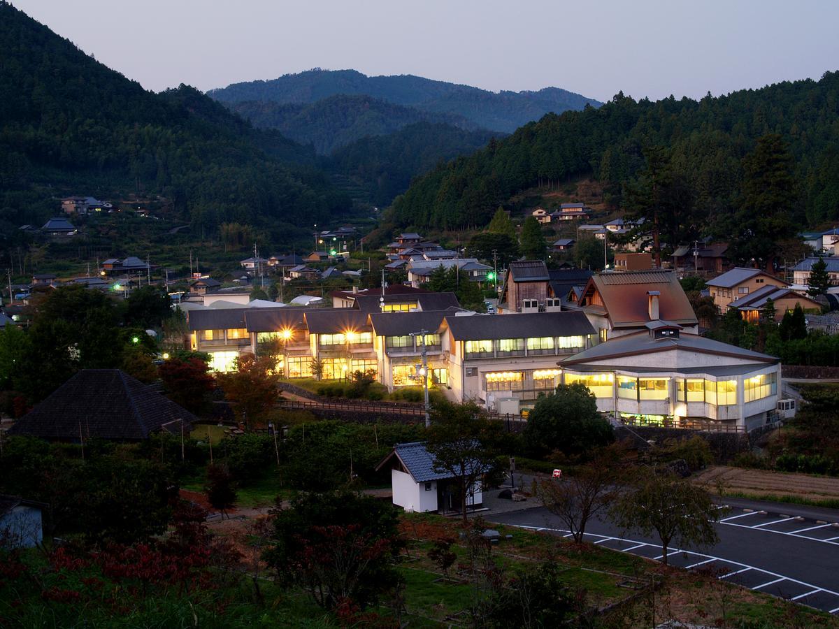 טוקושימה Kamiyama Onsen Hotel Shikinosato & Iyashinoyu מראה חיצוני תמונה