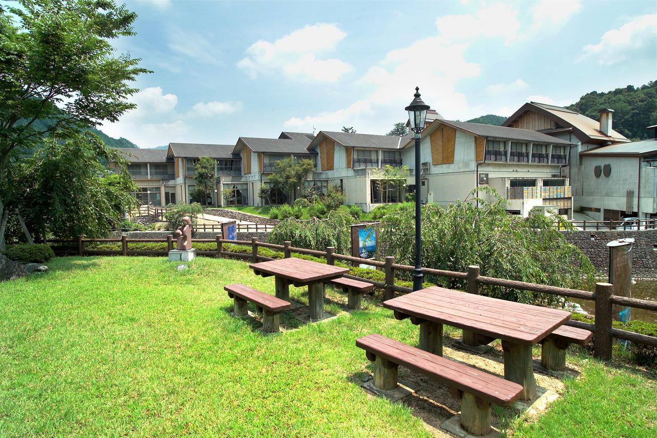 טוקושימה Kamiyama Onsen Hotel Shikinosato & Iyashinoyu מראה חיצוני תמונה