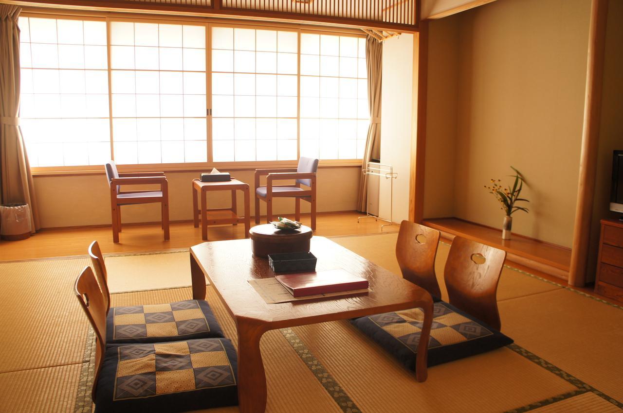 טוקושימה Kamiyama Onsen Hotel Shikinosato & Iyashinoyu מראה חיצוני תמונה