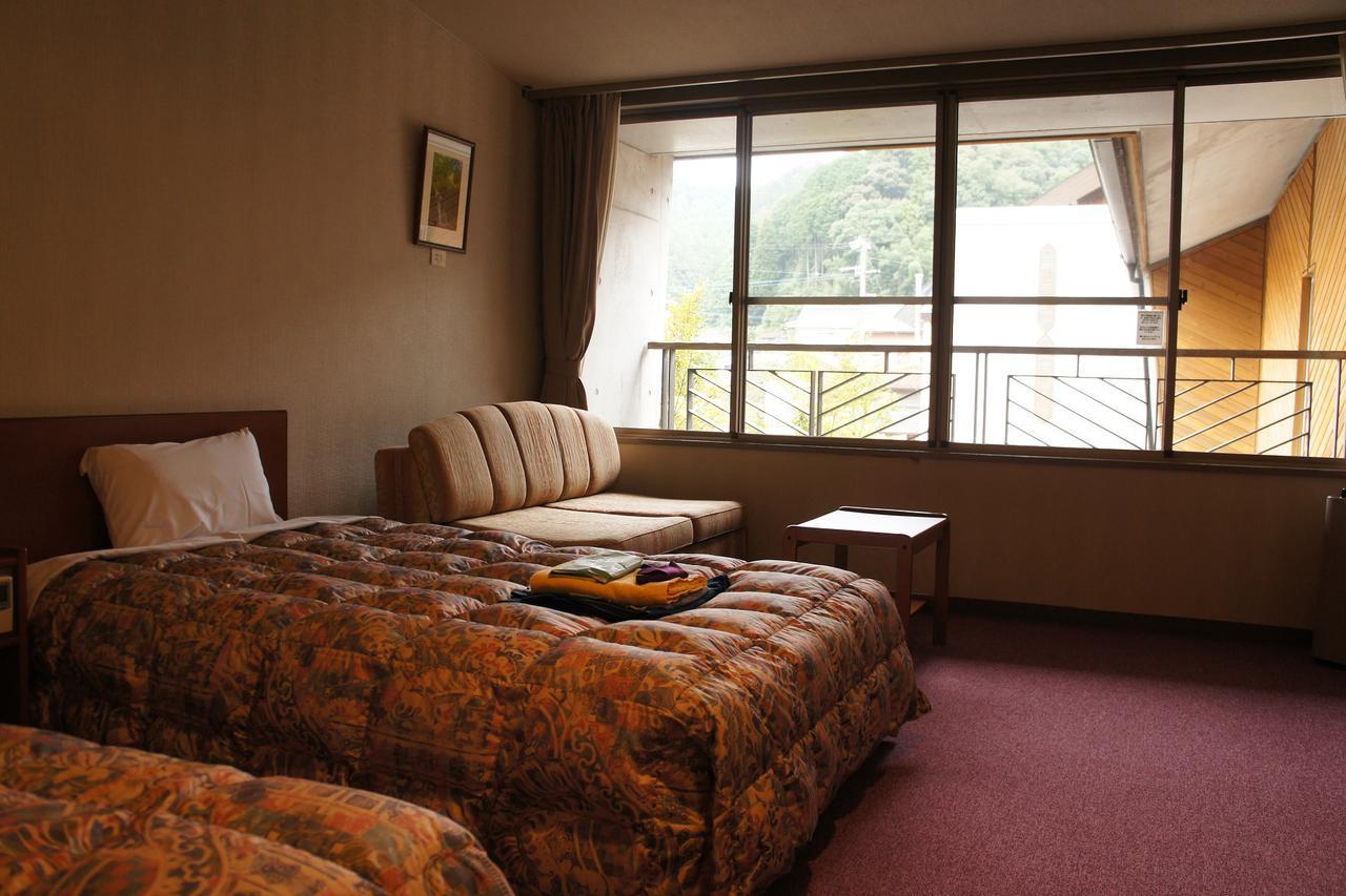 טוקושימה Kamiyama Onsen Hotel Shikinosato & Iyashinoyu מראה חיצוני תמונה