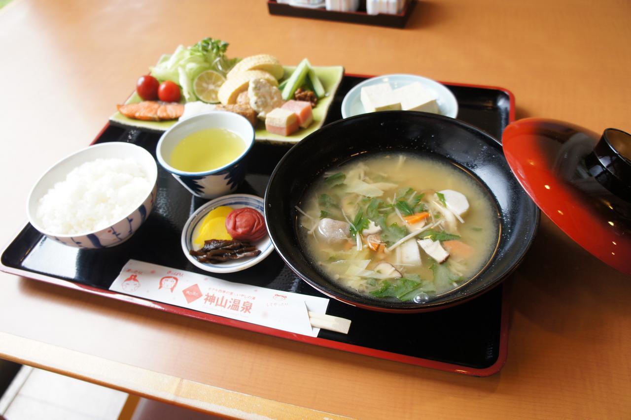 טוקושימה Kamiyama Onsen Hotel Shikinosato & Iyashinoyu מראה חיצוני תמונה